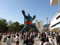Photo de la statue de Tetsujin 28 à Kobe